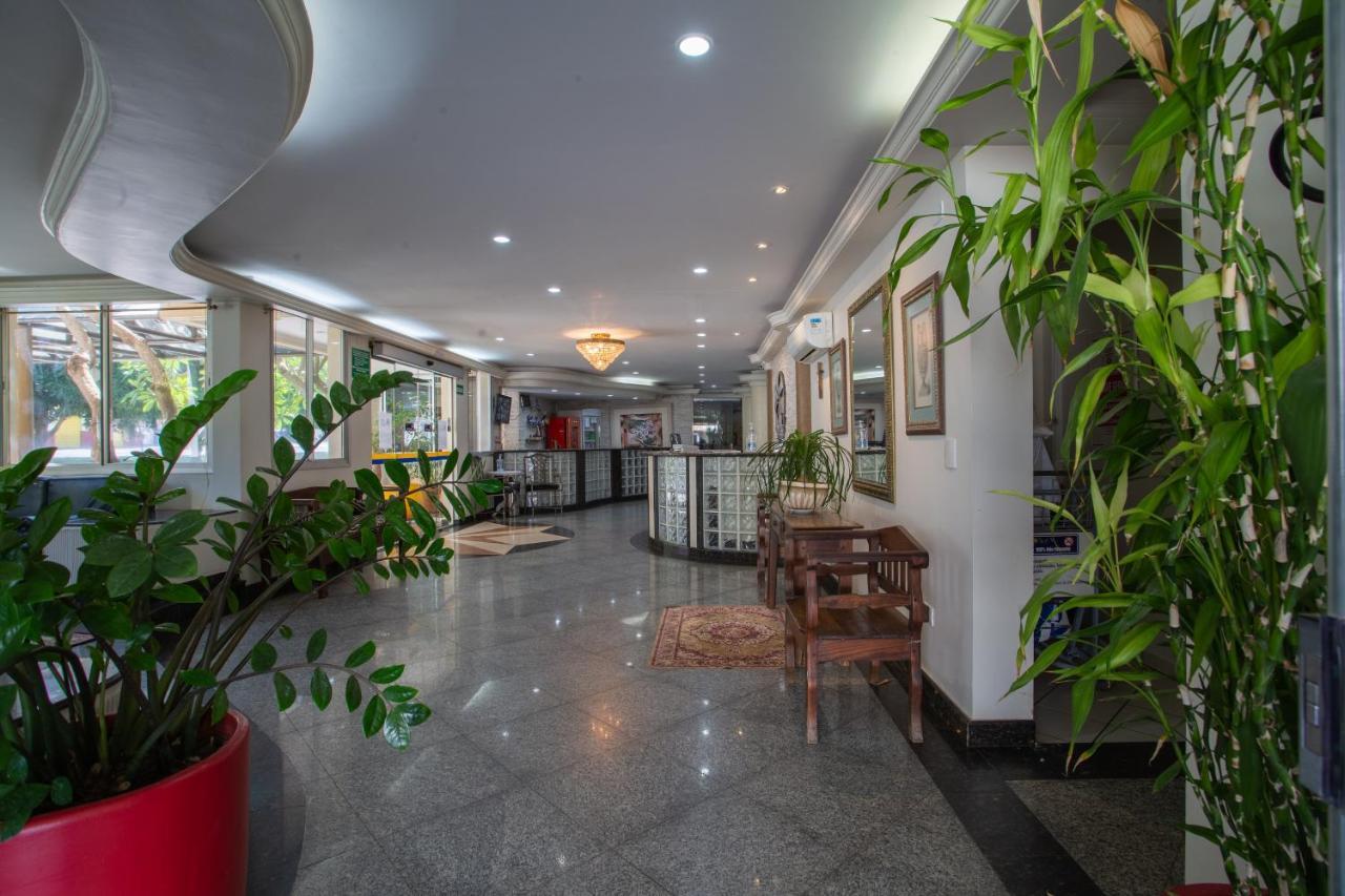 Hotel Apollo Uberlândia エクステリア 写真